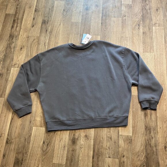 NWT Grayson Threads Peanuts Sweatshirt Christmas Snoopy Size Medium - Picture 2 of 6